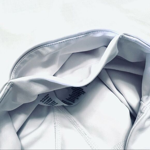 Good American ESSENTIAL BIKE SHORT White  Athleisure Athletic Shorts Size Small - Picture 11 of 15